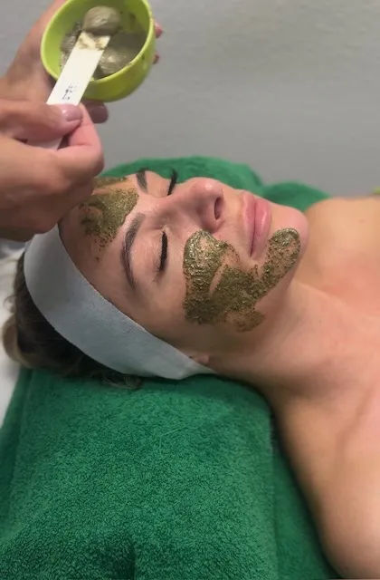 Kräuterstempel Massage von Kala Nui Wellness und Kosmetik